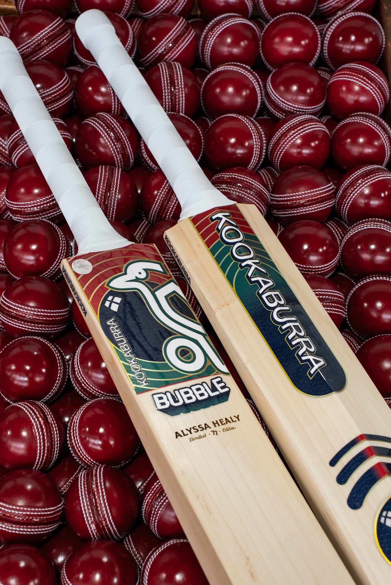 Kookaburra Retro Bubble ALYSSA HEALY Limited Edition English Willow Cricket Bat