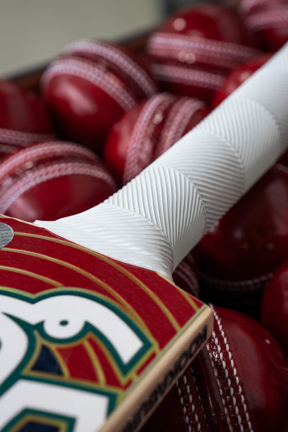 Kookaburra Retro Bubble ALYSSA HEALY Limited Edition English Willow Cricket Bat