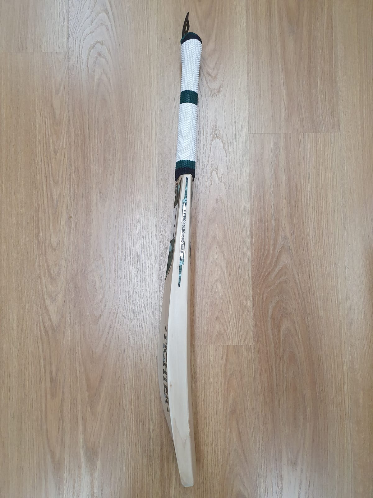 GA Fighter English Willow Short Handle Bat